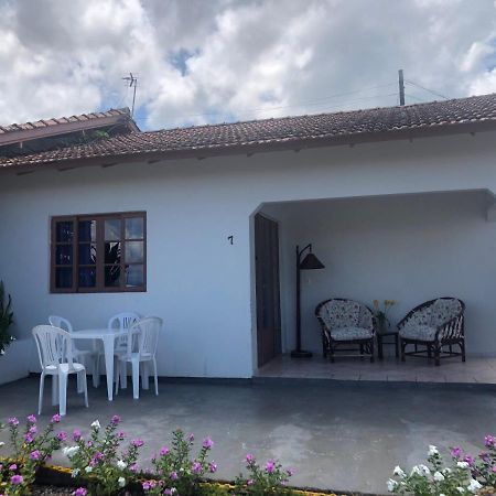 Casinha De Praia Na Fazenda Da Armacao Governador Celso Ramos Exteriör bild